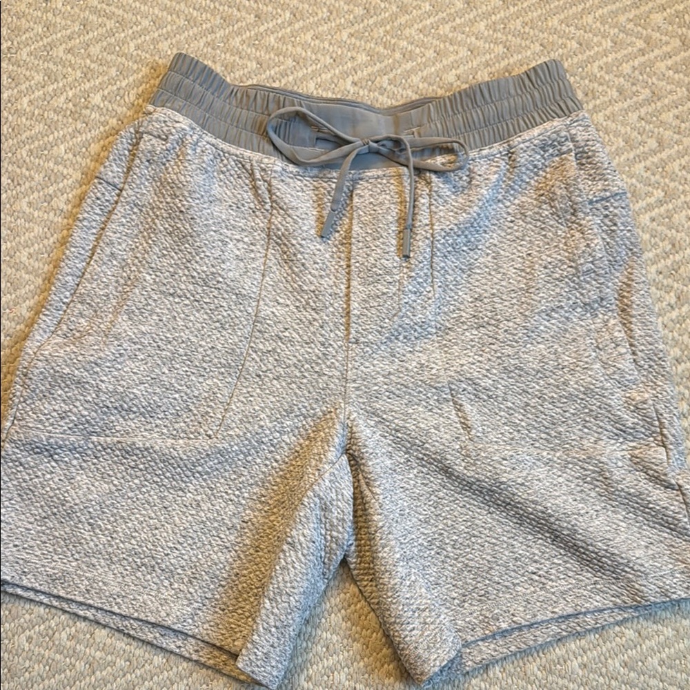 Lululemon Men's Gray Casual At Ease Shorts, size S. 7” inseam